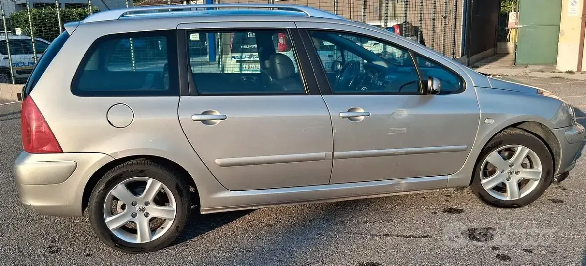 Usata Peugeot 307 109 CV (80 kW) 2004 Grigio Station wagon
