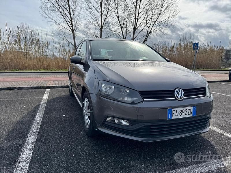 Usata VW Polo Comfortline 90 CV (66 kW) 2015 Grigio Berlina