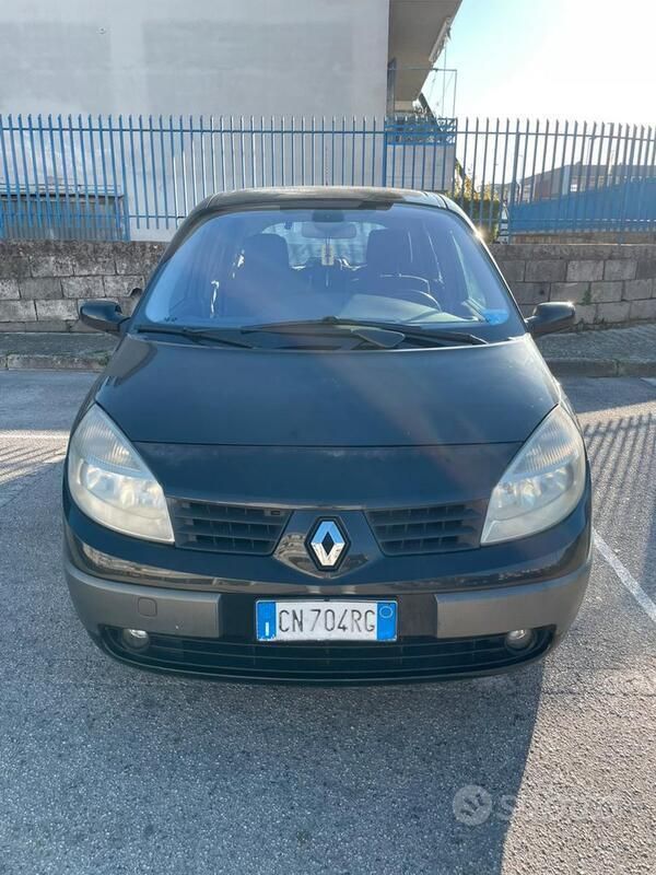 Usata Renault Scénic II 100 CV (73 kW) 2004 Nero Monovolume