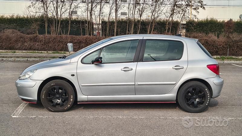 Usata Peugeot 307 110 CV (80 kW) 2004 Grigio Berlina