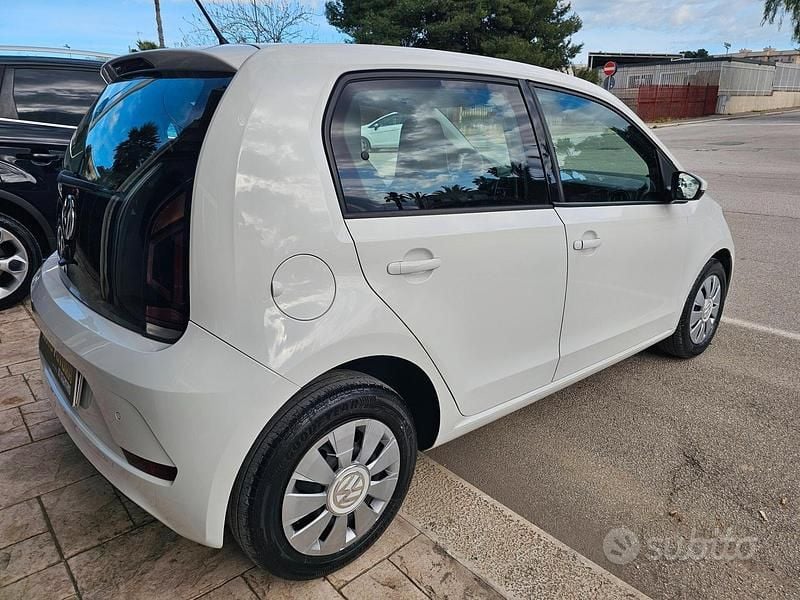 Usata VW up! Move 60 CV (44 kW) 2018 Bianco Utilitaria
