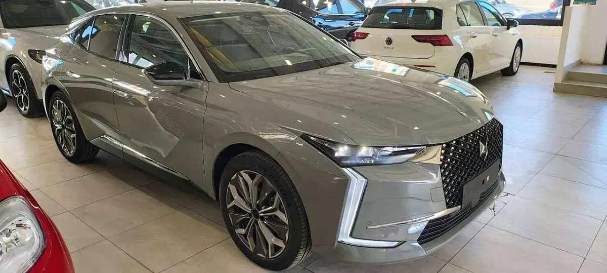 Nuova DS Automobiles DS4 Trocadero 224 CV (164 kW) 2025 Grigio premiere SUV
