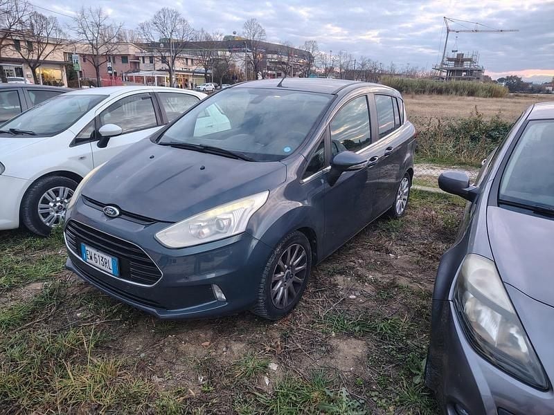 Usata Ford B-MAX Titanium 95 CV (69 kW) 2014 Grigio Monovolume