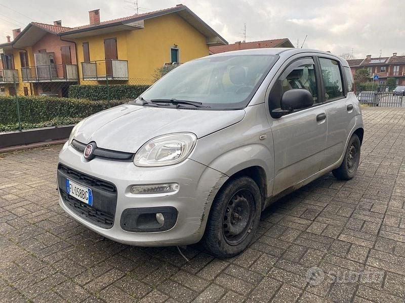 Usata Fiat Panda Lounge 69 CV (50 kW) 2017 Grigio Utilitaria