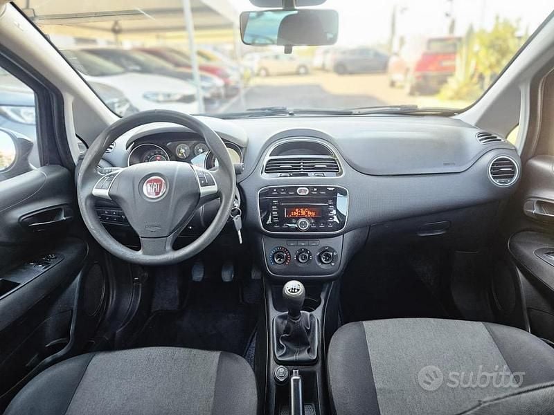 Usata Fiat Punto Lounge 75 CV (55 kW) 2015 Nero Utilitaria