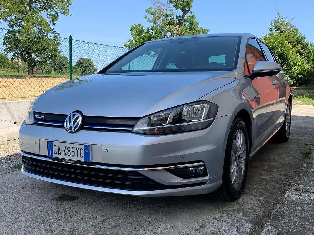 Usata VW Golf VIII Executive 131 CV (96 kW) 2020 Argento Berlina