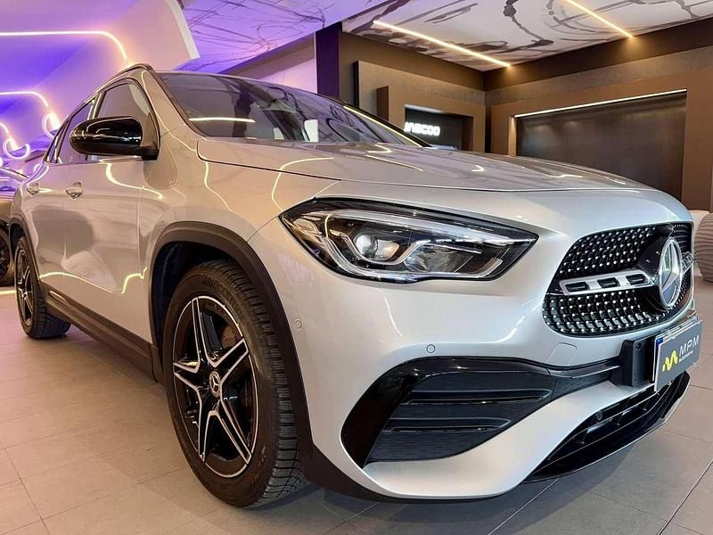 Usata Mercedes GLA200 Executive 150 CV (110 kW) 2022 Argento SUV