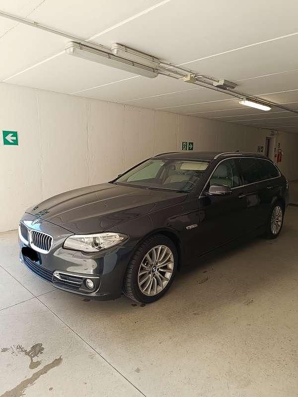 Usata BMW 520 Luxury Line 184 CV (135 kW) 2014 Grigio Station wagon