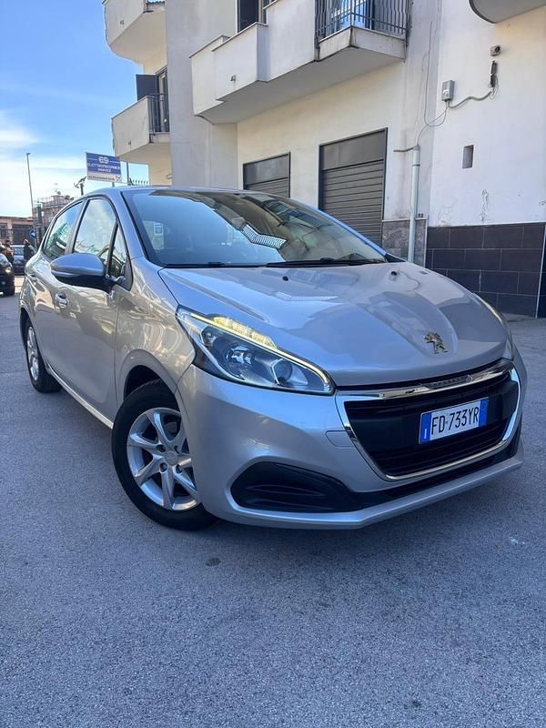 Usata Peugeot 208 Allure 82 CV (60 kW) 2016 Grigio Utilitaria