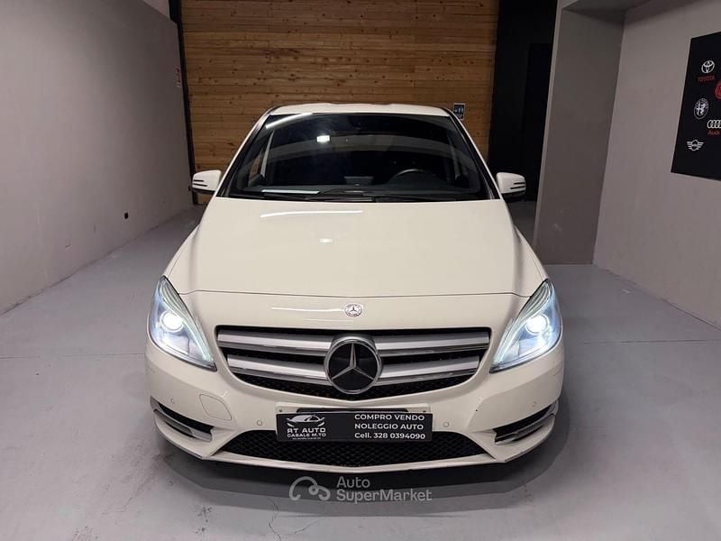 Usata Mercedes B180 Premium 109 CV (80 kW) 2013 Beige Monovolume