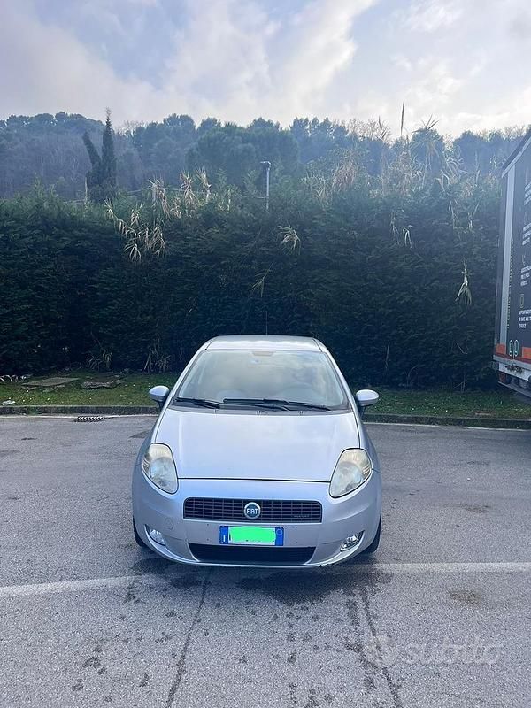 Usata Fiat Grande Punto 75 CV (55 kW) 2006 Grigio Utilitaria