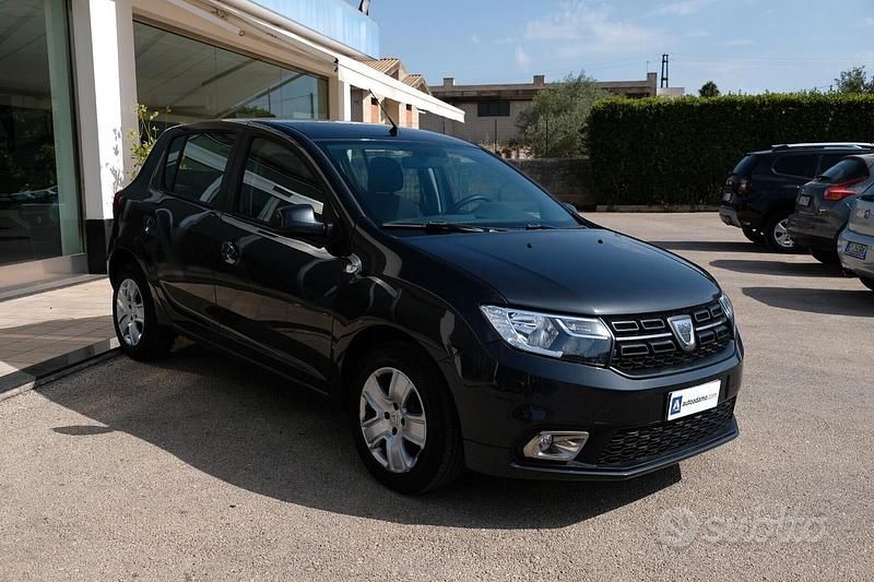 Usata Dacia Sandero Acces 95 CV (69 kW) 2019 Nero Berlina