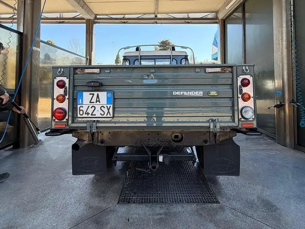 Usata Land Rover Defender 122 CV (89 kW) 2007 Verde Pick-up
