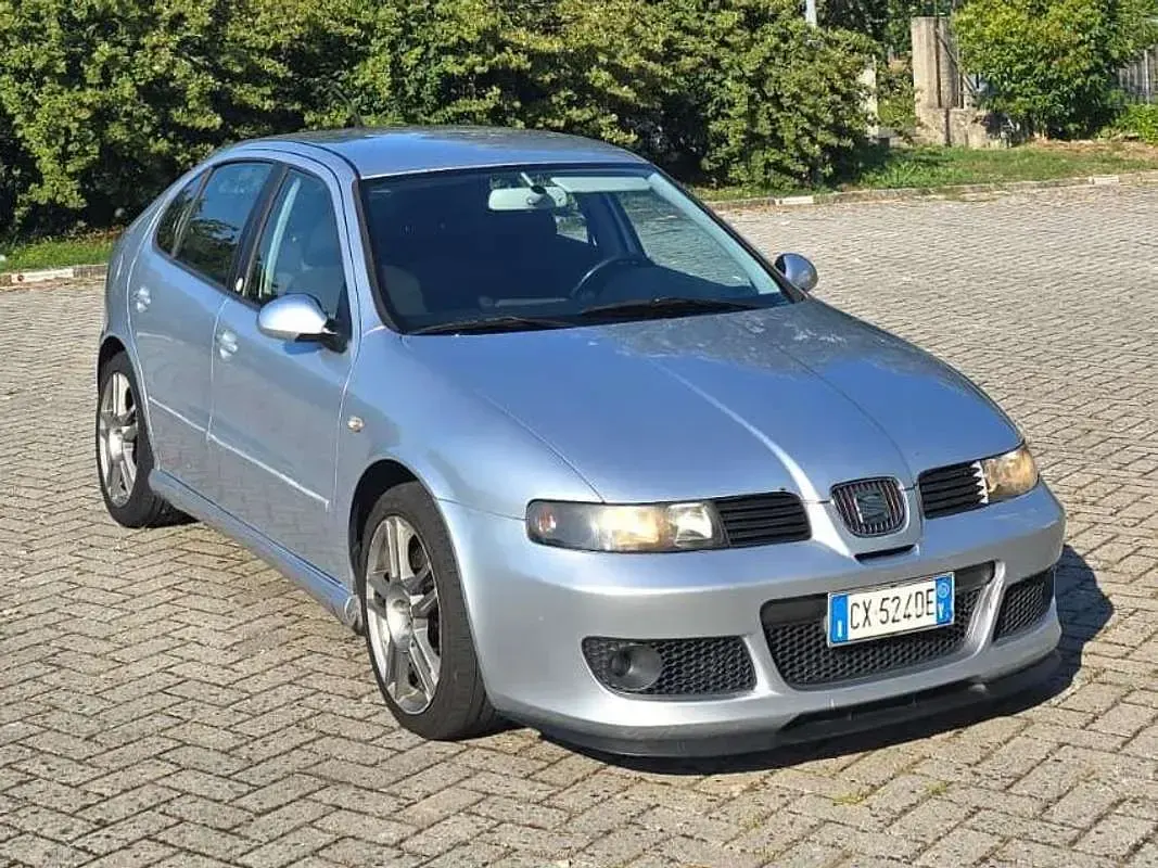 Usata Seat Leon FR 150 CV (110 kW) 2005 Grigio Utilitaria