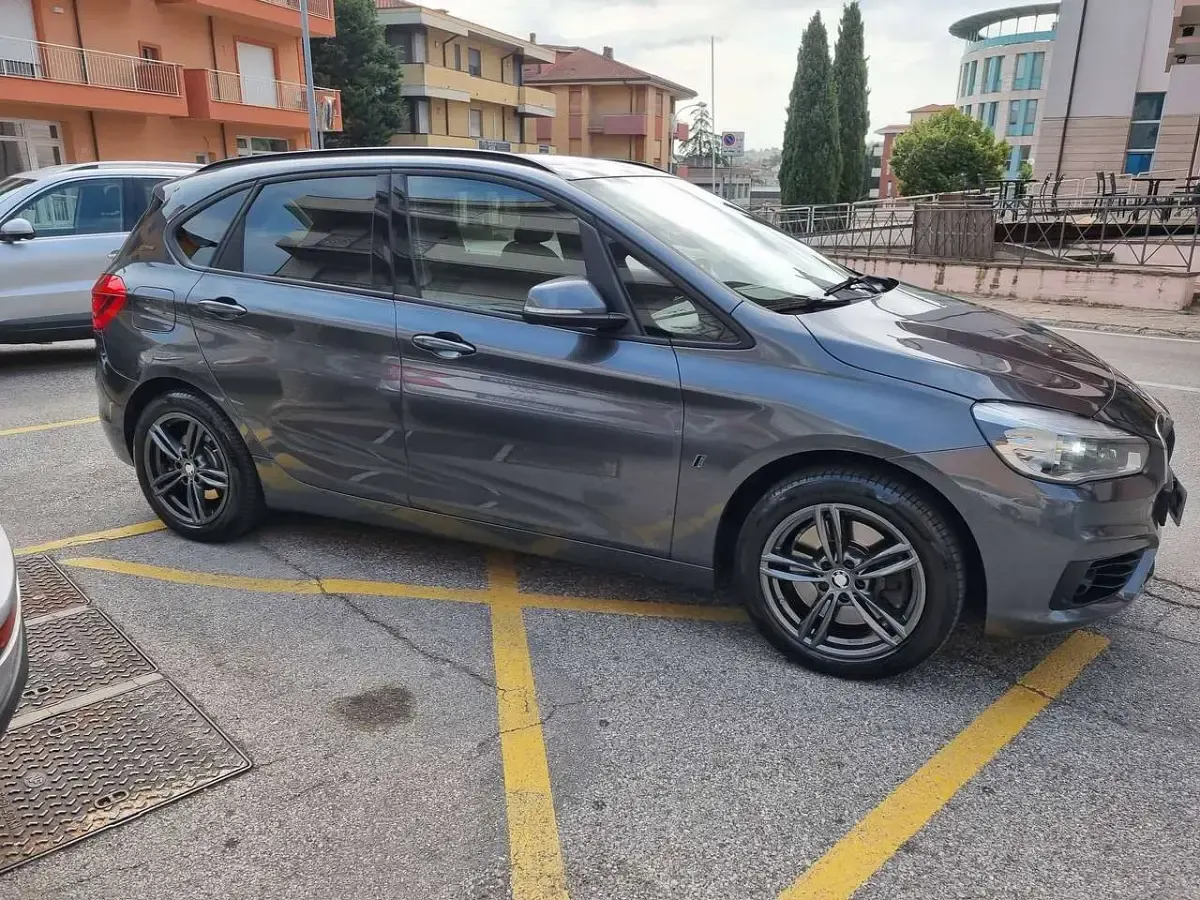 Usata BMW 225 Active Tourer Advantage 136 CV (100 kW) 2017 Grigio Monovolume