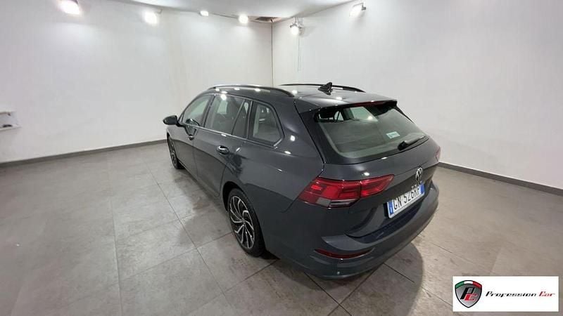 Usata VW Golf VIII Life 151 CV (111 kW) 2023 Nessuno(met.) Station wagon
