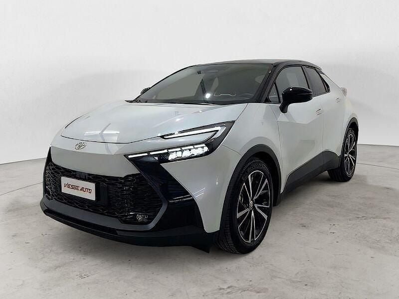 Bianco Usata 2025 Toyota C-HR+ Lounge SUV | 33.800 € (Buon prezzo) - Immagine 1/4