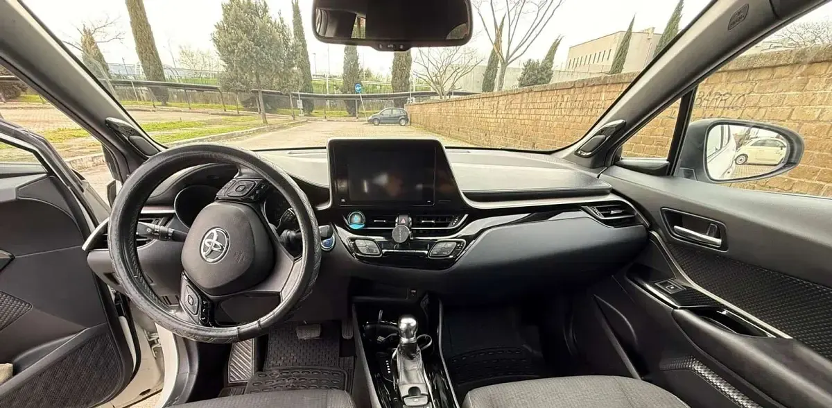 Usata Toyota C-HR Trend 98 CV (72 kW) 2019 Bianco SUV