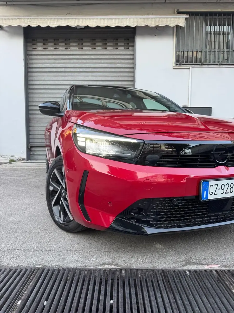 Usata Opel Corsa Edition 100 CV (73 kW) 2025 Rosso Utilitaria