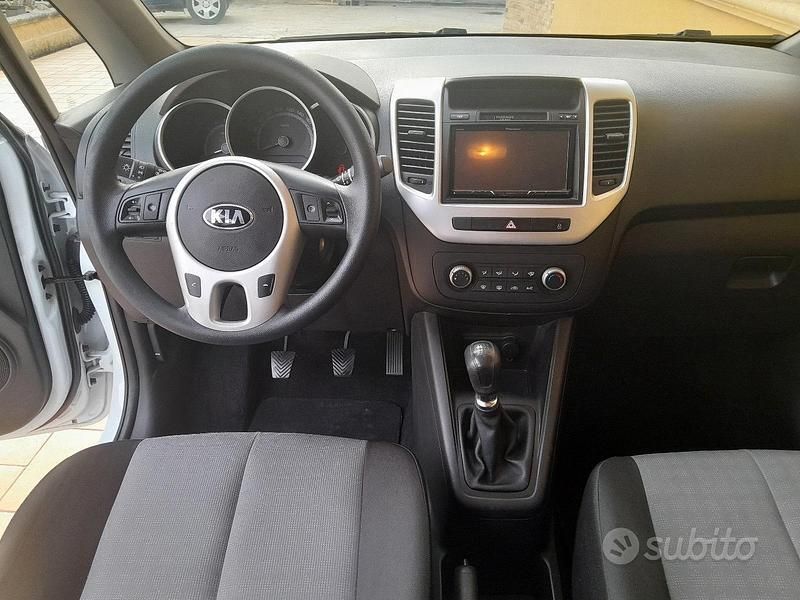 Usata Kia Venga 90 CV (66 kW) 2019 Bianco Utilitaria