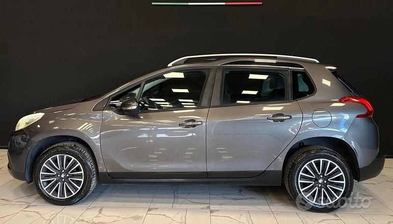 Usata Peugeot 2008 99 CV (72 kW) 2015 Grigio SUV