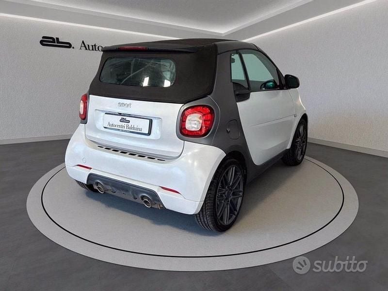 Usata Smart ForTwo Cabrio Brabus 90 CV (66 kW) 2017 Bianco Cabrio