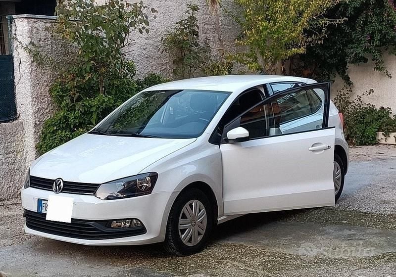 Bianco Usata 2016 VW Polo Trendline Tre volumi | 5100 € (Super prezzo) - Immagine 1/4