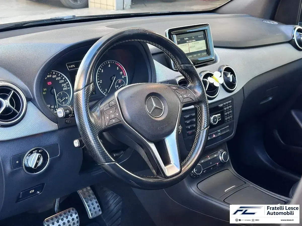Usata Mercedes B180 Executive 109 CV (80 kW) 2015 Nero Utilitaria