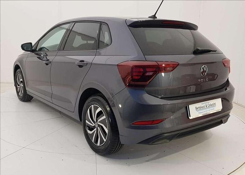 Usata VW Polo Life 95 CV (69 kW) 2023 Grigio metallizzato Utilitaria