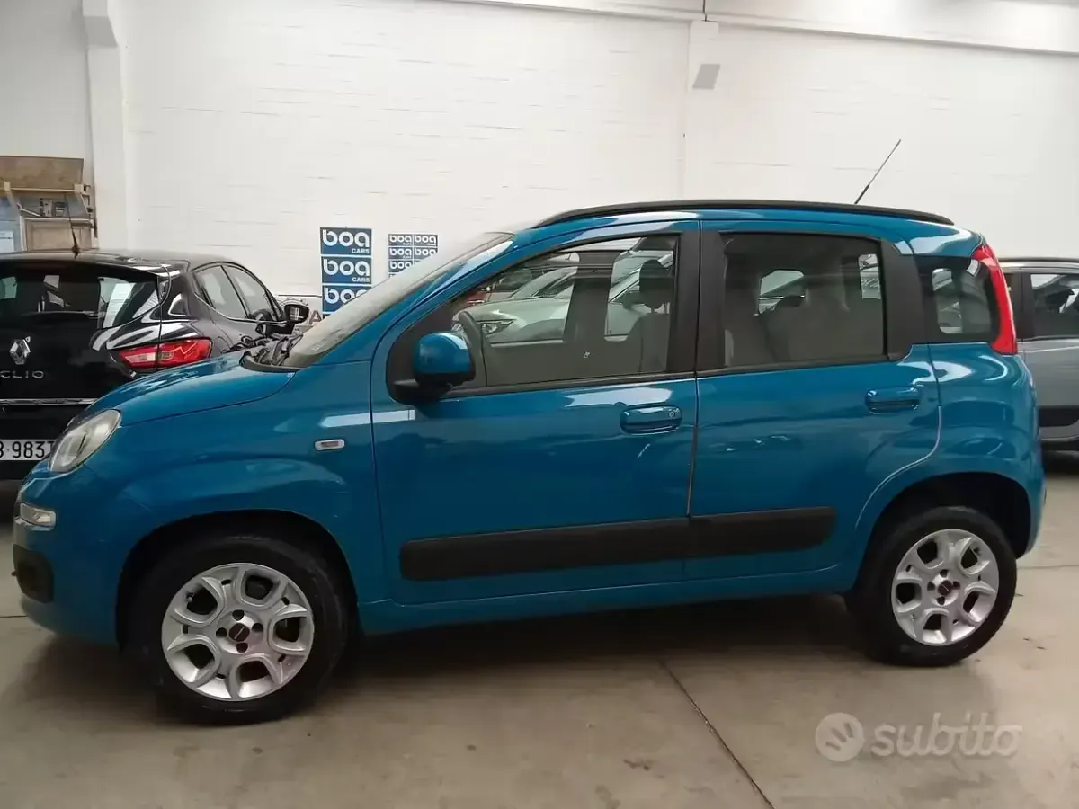Usata Fiat Panda Lounge 86 CV (63 kW) 2014 Blu/azzurro Utilitaria