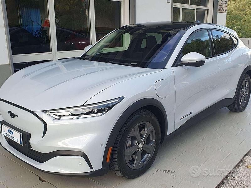 Usata Ford Mustang Mach-E Extended Range 216 kW (294 CV) 2024 Star white SUV