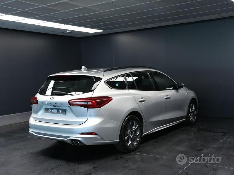 Begagnad Ford Focus ST 116 HK (85 kW) 2023 Grå Kombi