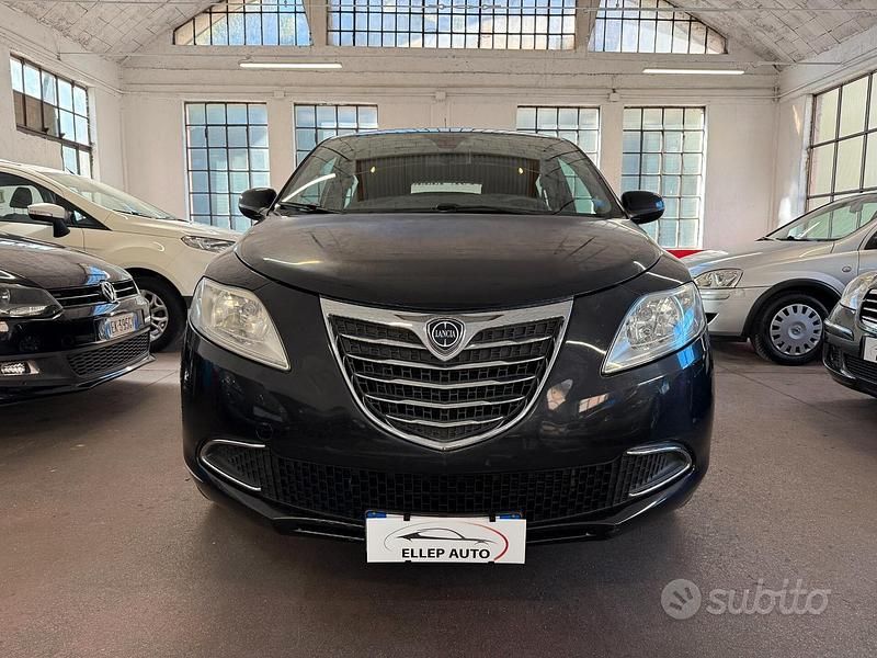 Usata Lancia Ypsilon Gold 69 CV (50 kW) 2012 Nero Utilitaria