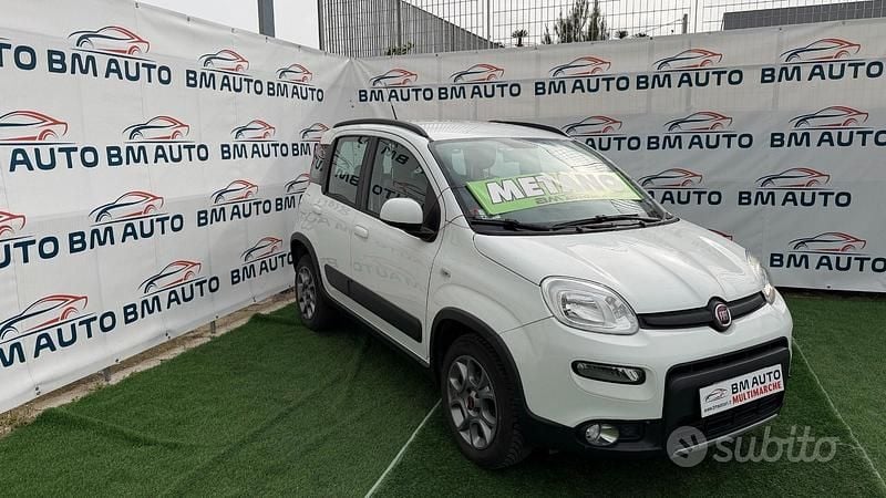 Usata Fiat Panda Trekking 80 CV (58 kW) 2015 Bianco Utilitaria