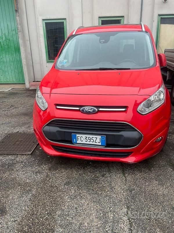 Rosso Usata 2016 Ford Tourneo Station wagon | 7500 € - Immagine 1/4