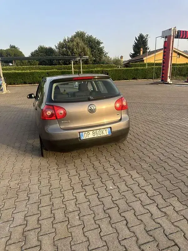 Usata VW Golf VI Comfortline 102 CV (75 kW) 2008 Utilitaria