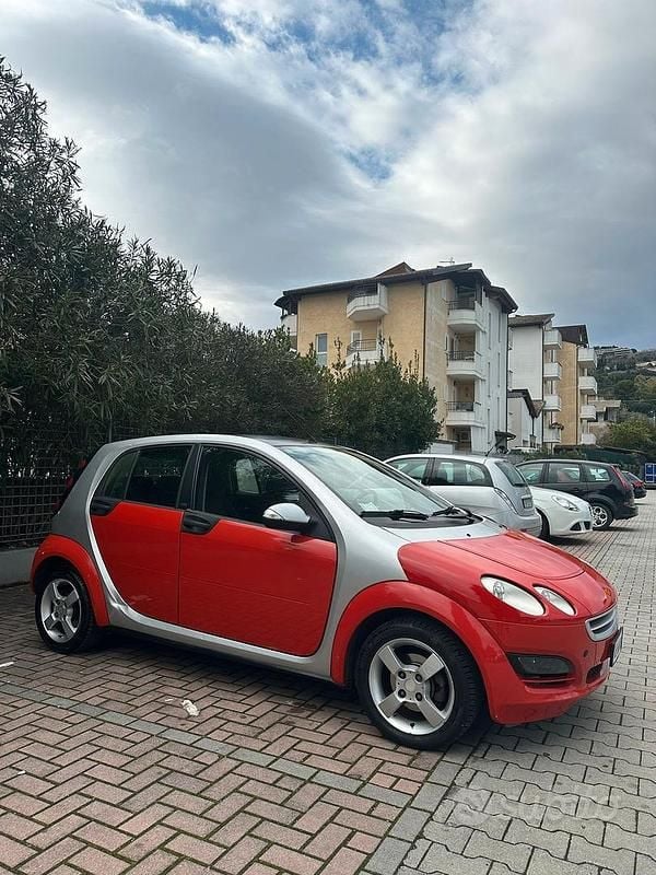 Usata Smart ForFour Pulse 68 CV (50 kW) 2006 Rosso Utilitaria