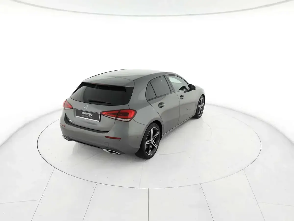 Usata Mercedes A180 116 CV (85 kW) 2019 Grigio Berlina