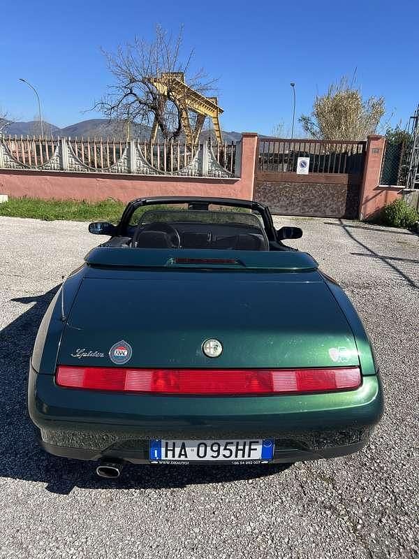 Usata Alfa Romeo Spider 122 CV (89 kW) 1995 Verde Cabrio
