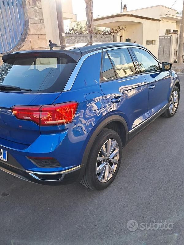 Usata VW T-Roc 110 CV (80 kW) 2021 Blu SUV