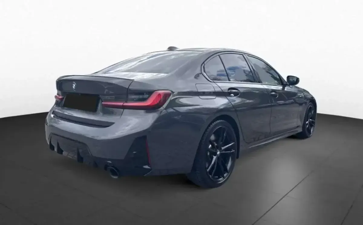 Usata BMW 330 M Sport 286 CV (210 kW) 2023 Grigio Berlina