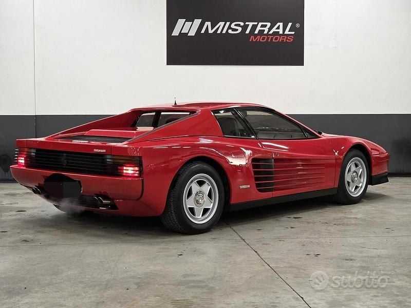 Usata Ferrari Testarossa 390 CV (286 kW) 1985 Rosso Coupé
