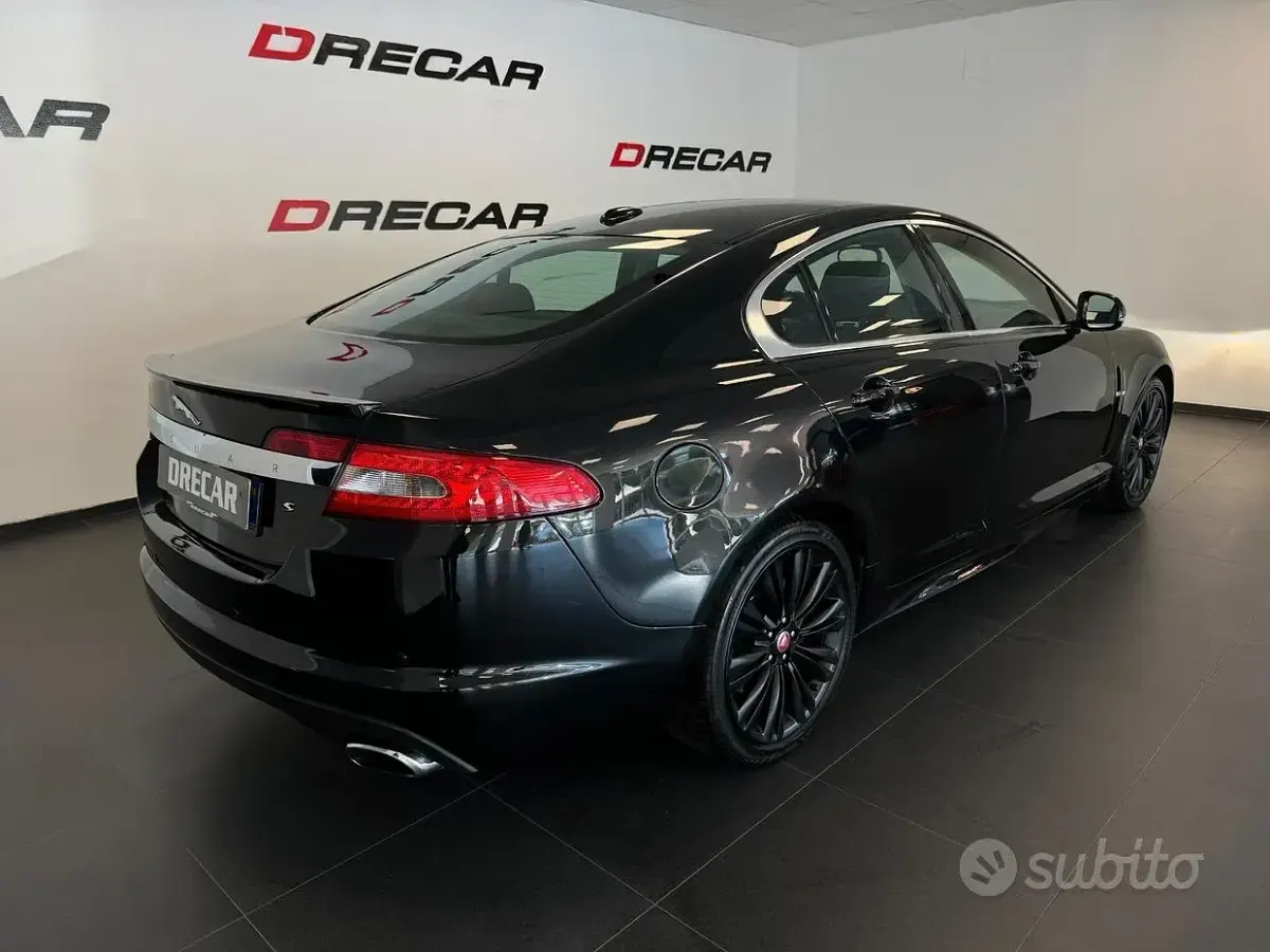 Usata Jaguar XF 275 CV (202 kW) 2010 Nero Berlina