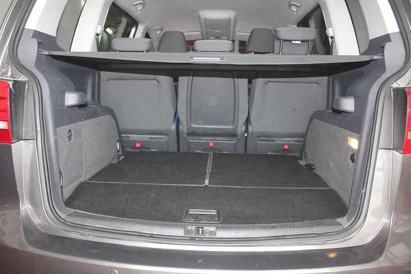 Usata VW Touran Comfortline 105 CV (77 kW) 2012 Grigio Monovolume