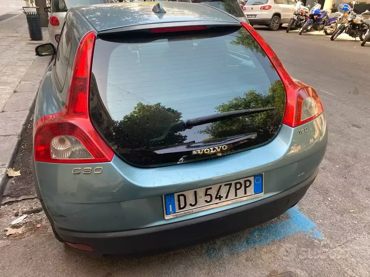 Usata Volvo C30 109 CV (80 kW) 2007 Verde Utilitaria