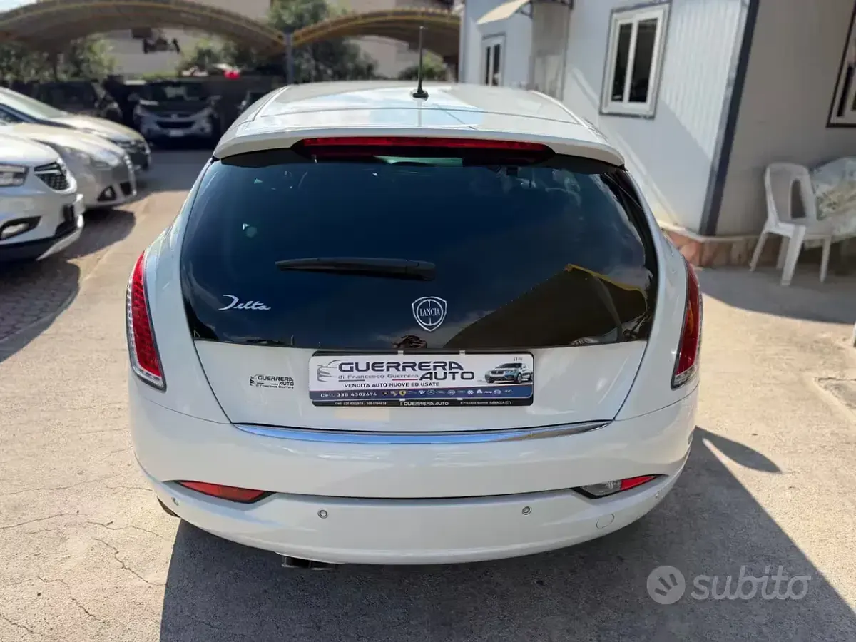 Usata Lancia Delta 120 CV (88 kW) 2014 Bianco Utilitaria