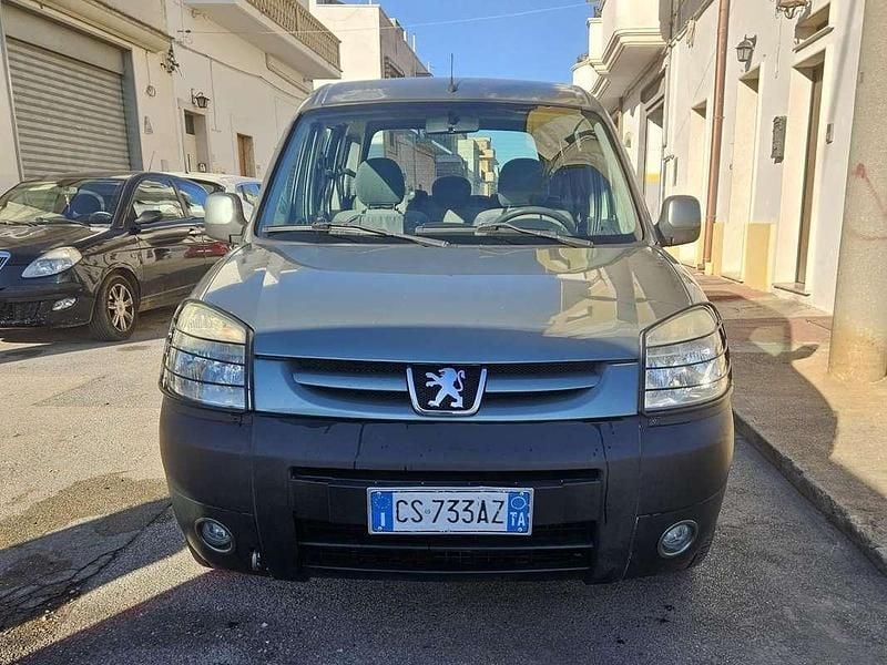 Verde Usata 2005 Peugeot Partner Monovolume | 2500 € (Buon prezzo) - Immagine 1/4