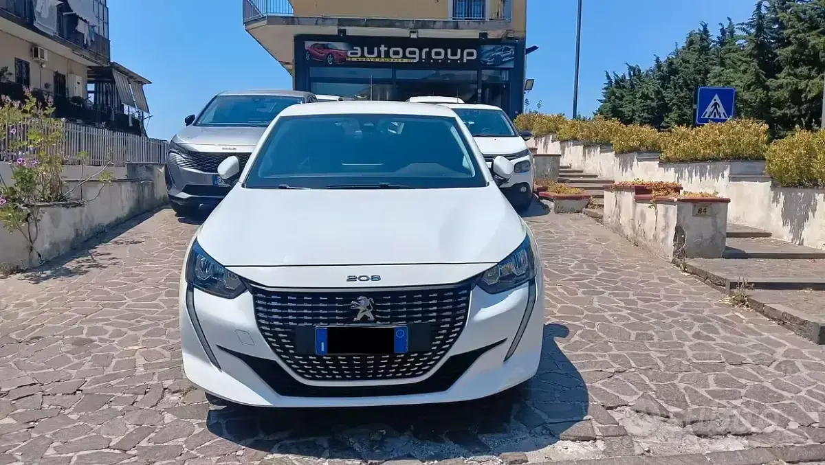 Usata Peugeot 208 Allure 102 CV (75 kW) 2021 Bianco Utilitaria