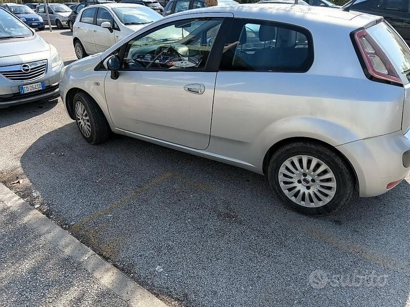 Usata Fiat Punto Evo Dynamic 75 CV (55 kW) 2010 Grigio Utilitaria