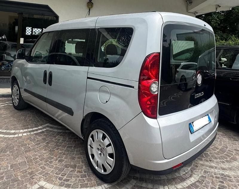 Usata Fiat Doblò Dynamic 120 CV (88 kW) 2013 Argento Monovolume